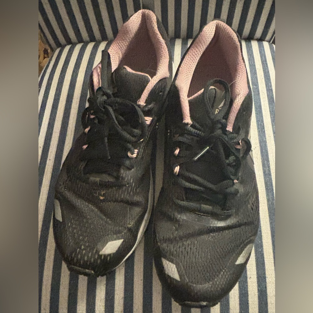 Reebok workout cross training shoes 9